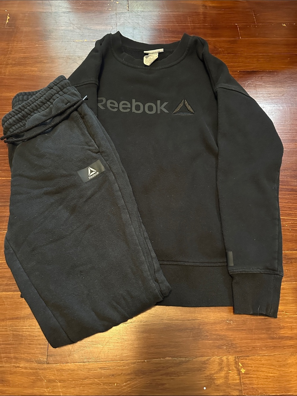 Women’s XS Reebok Black Logo Sweatshirt and Joggers Set - Matte Black